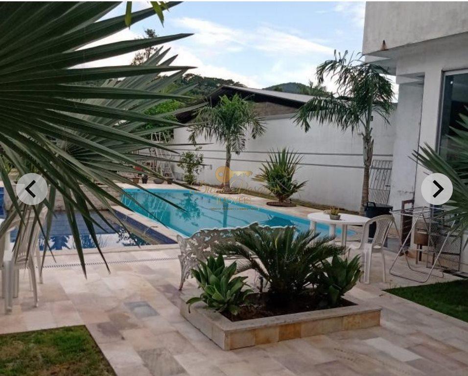 Casa à venda com 3 quartos, 1150m² - Foto 2