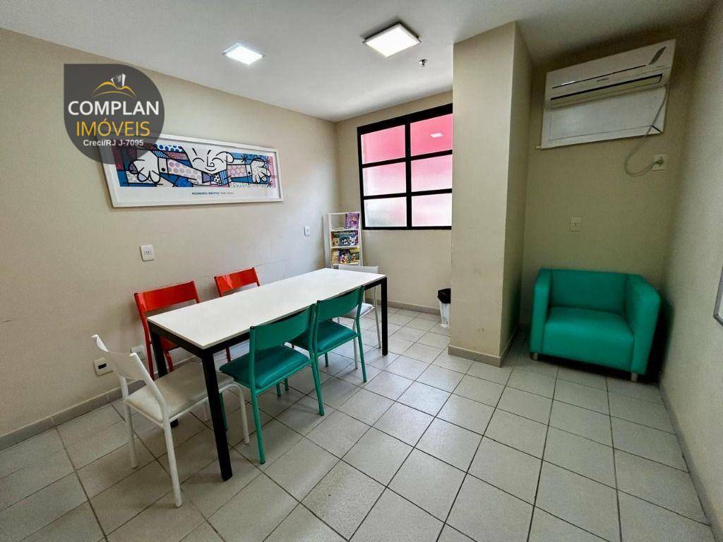 Apartamento à venda com 2 quartos, 69m² - Foto 35