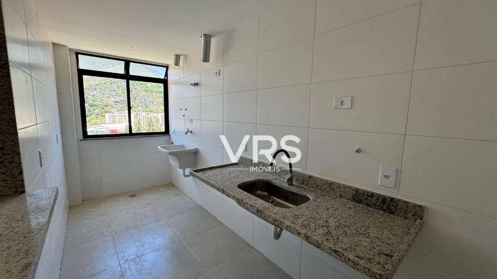 Apartamento à venda com 3 quartos, 130m² - Foto 4