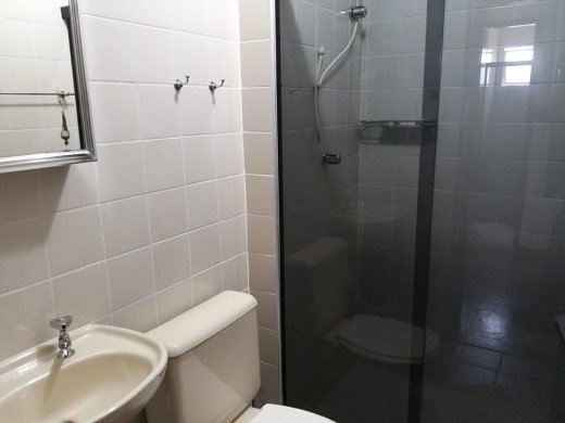 Apartamento à venda com 2 quartos, 70m² - Foto 11