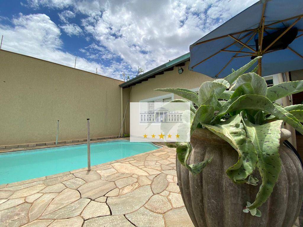 Casa, 3 quartos, 200 m² - Foto 1