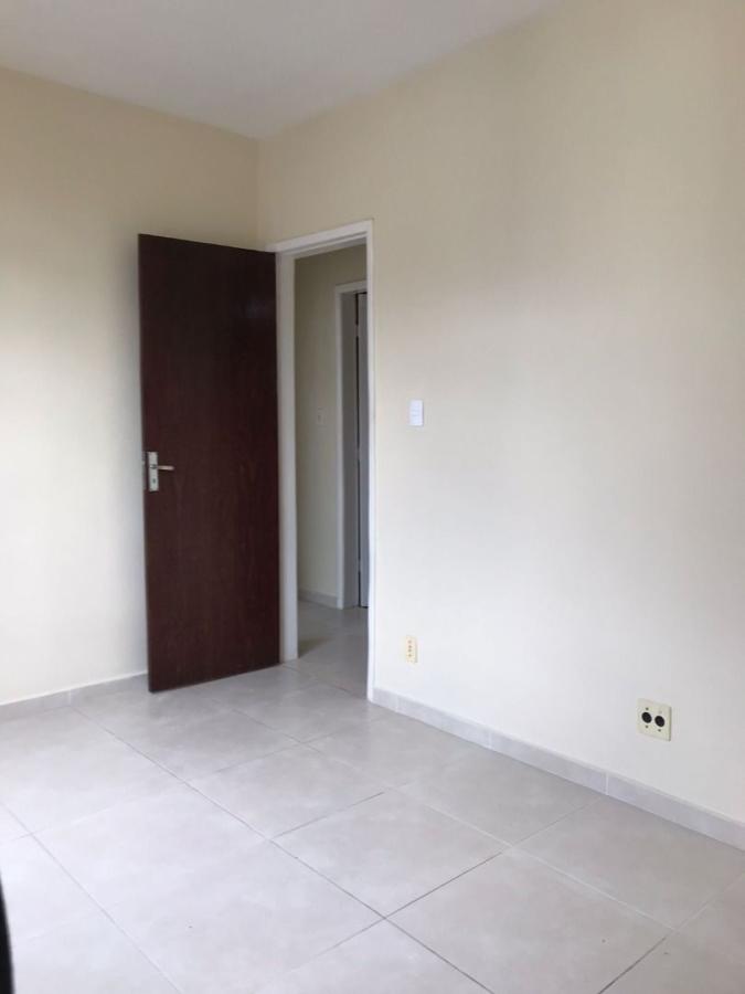 Apartamento à venda com 2 quartos, 65m² - Foto 3