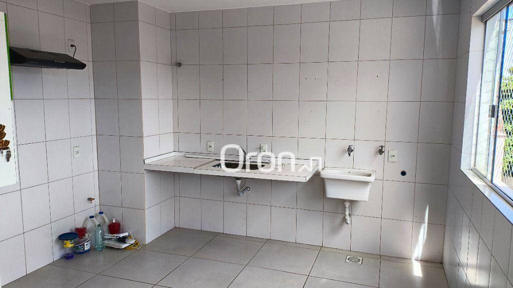 Apartamento à venda com 2 quartos, 69m² - Foto 2