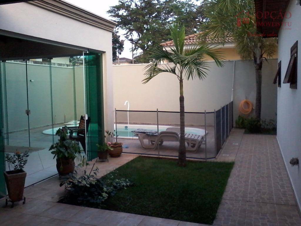 Casa de Condomínio à venda com 4 quartos, 400m² - Foto 1