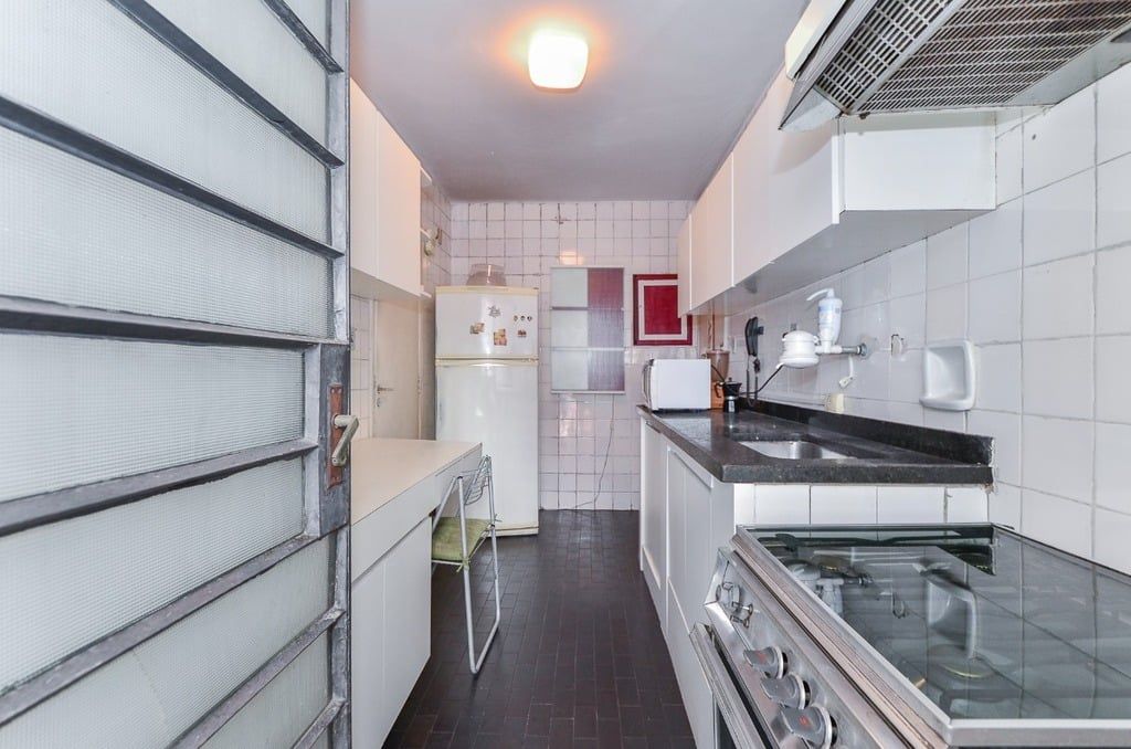 Apartamento à venda com 2 quartos, 85m² - Foto 2