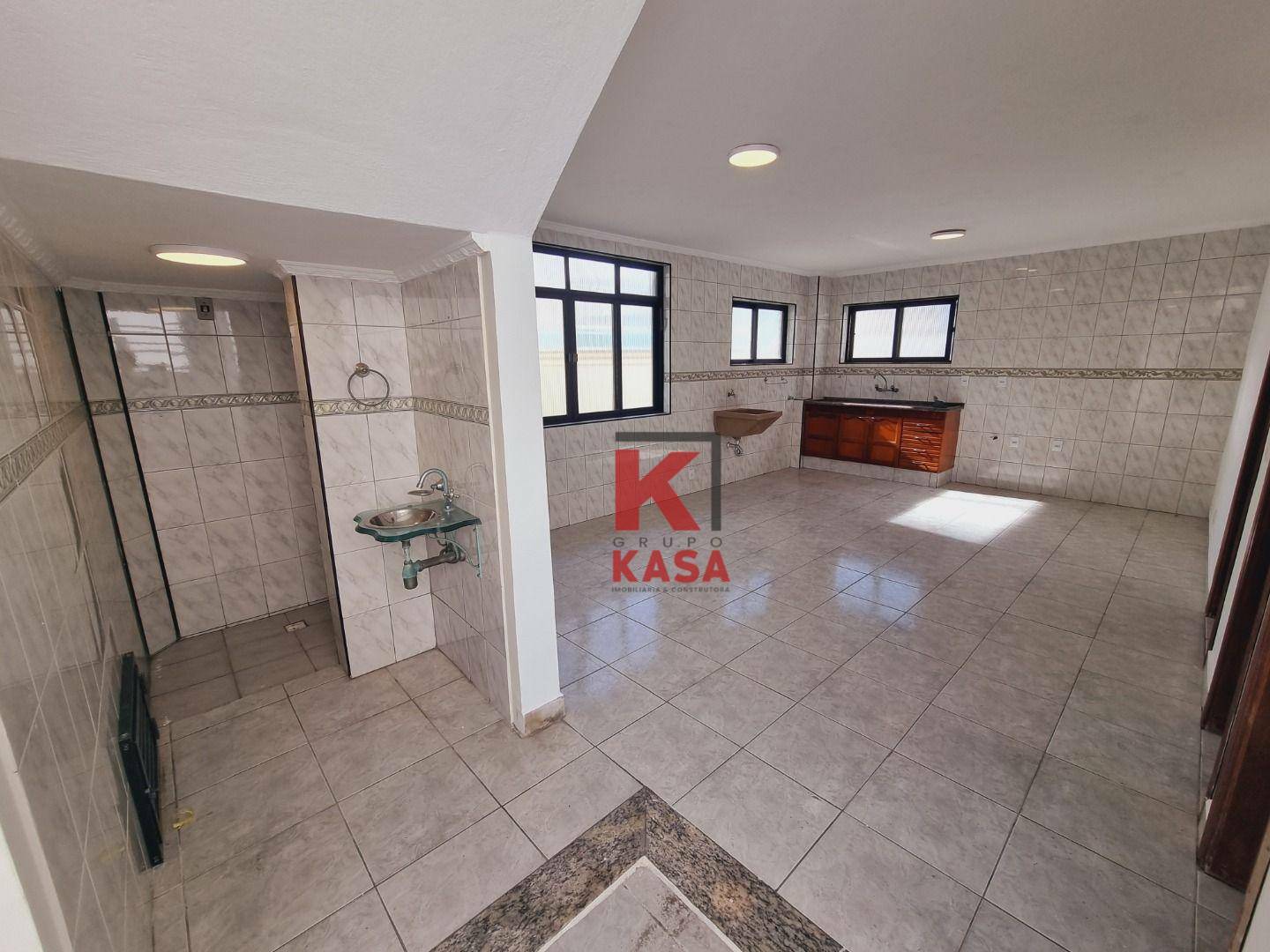 Casa à venda e aluguel com 3 quartos, 339m² - Foto 8
