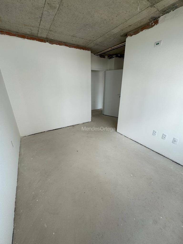 Apartamento à venda com 3 quartos, 111m² - Foto 7