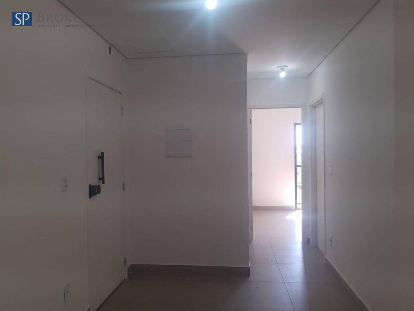 Apartamento à venda com 2 quartos, 61m² - Foto 2