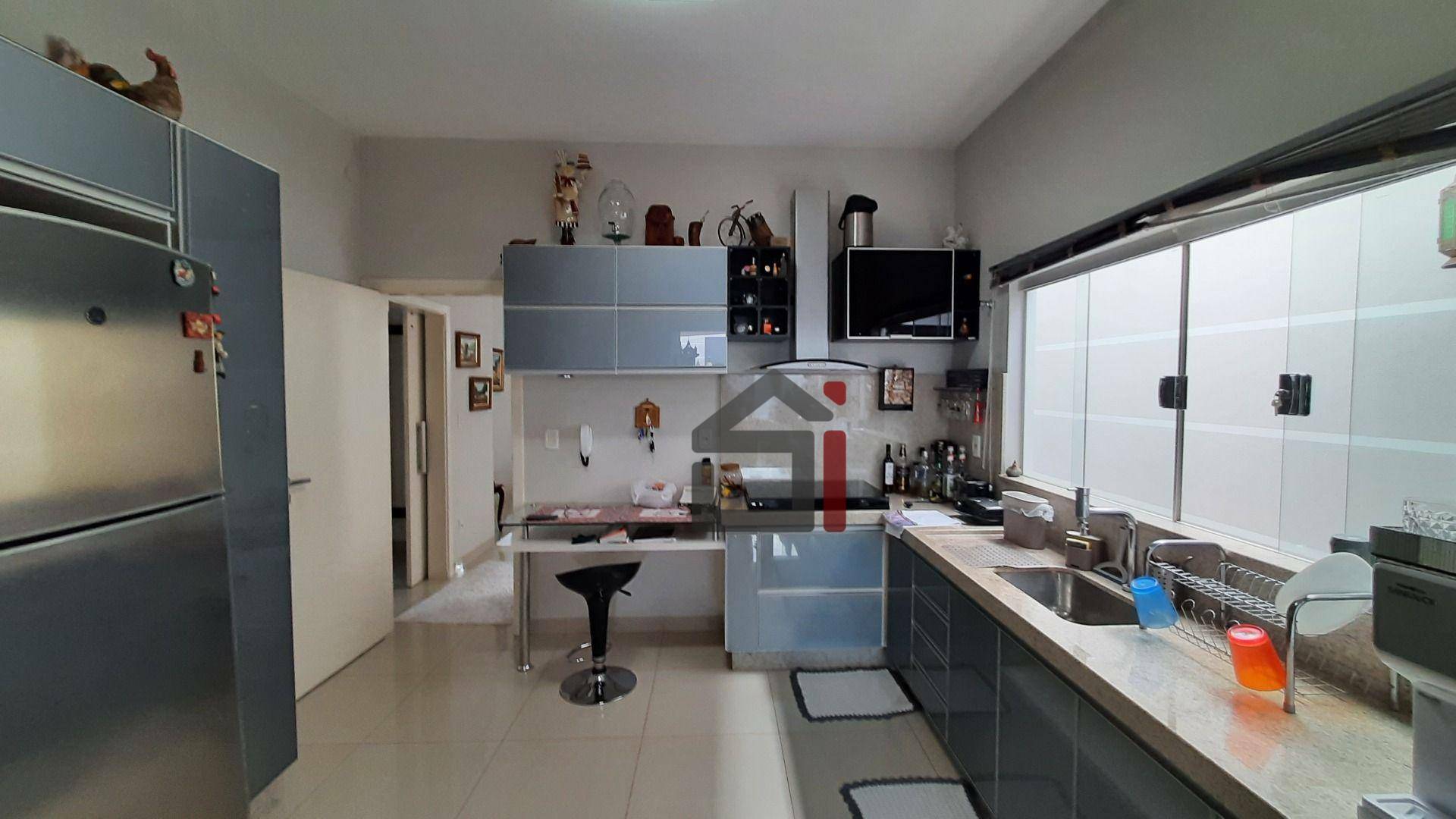 Casa à venda com 3 quartos, 253m² - Foto 15