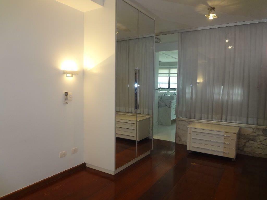 Apartamento para alugar com 3 quartos, 306m² - Foto 9