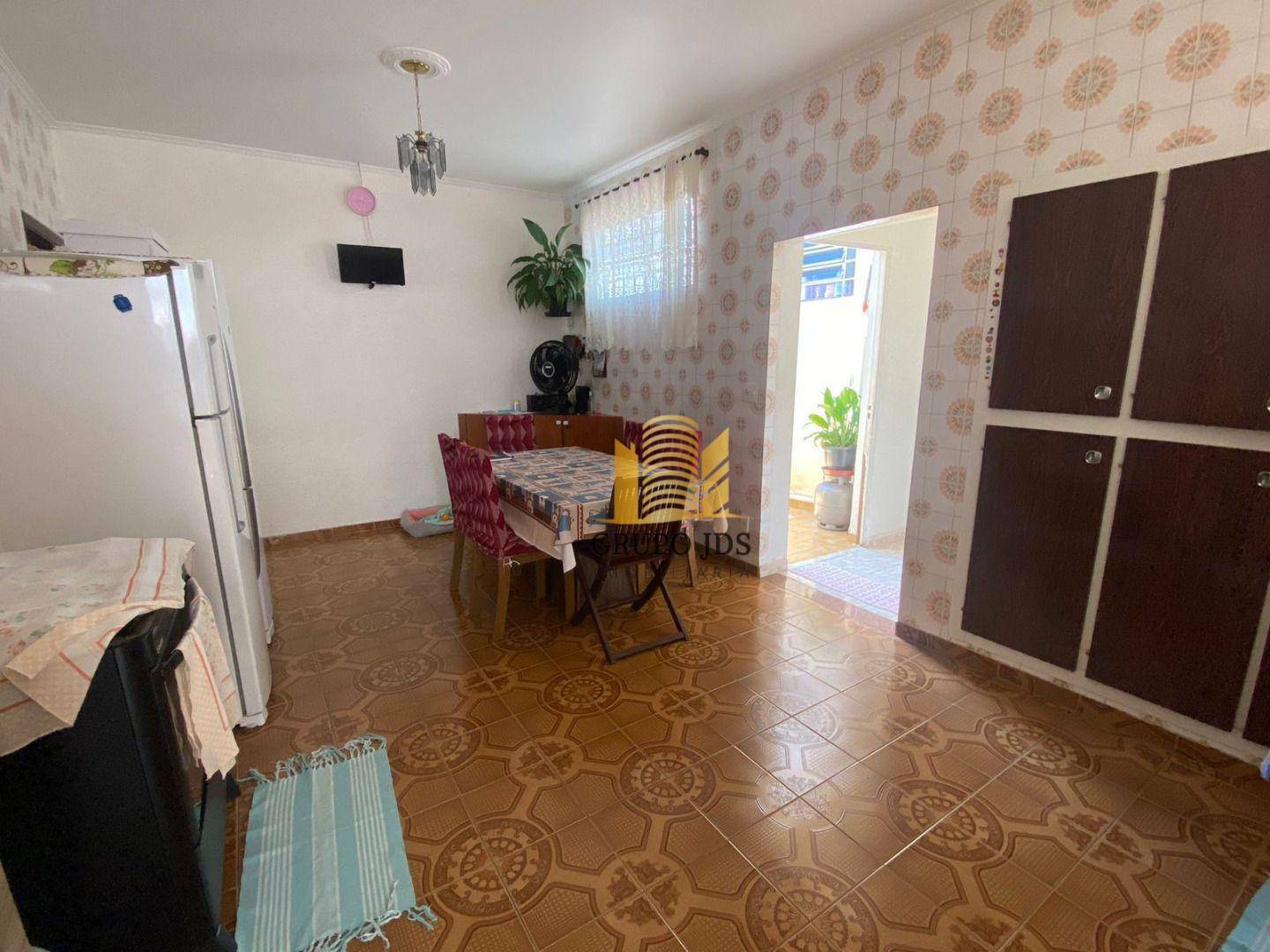 Casa à venda com 3 quartos, 222m² - Foto 2