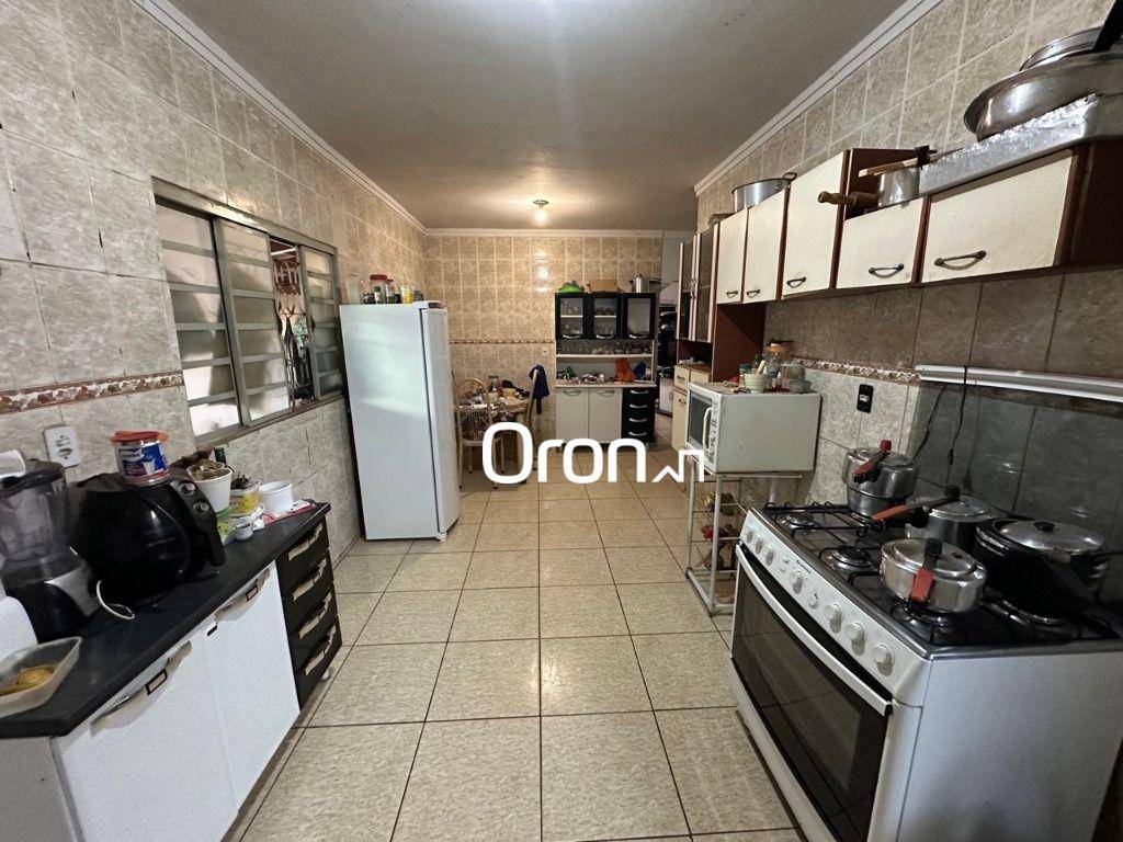 Casa, 3 quartos, 200 m² - Foto 2