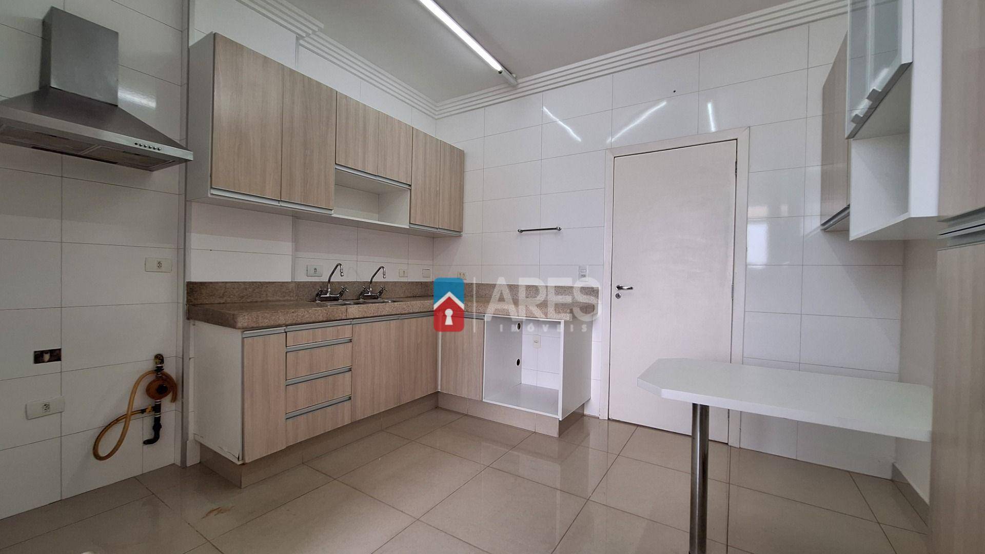 Apartamento para alugar com 3 quartos, 110m² - Foto 9