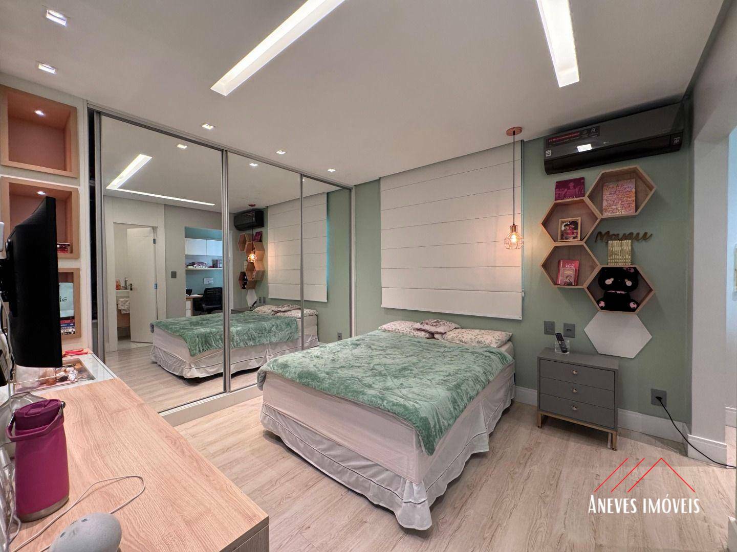 Casa de Condomínio à venda com 6 quartos, 390m² - Foto 14