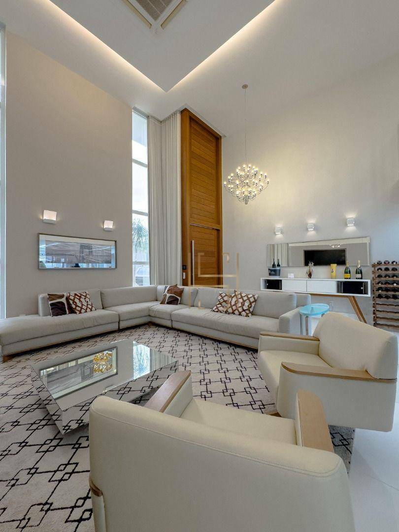 Casa de Condomínio à venda com 4 quartos, 350m² - Foto 1