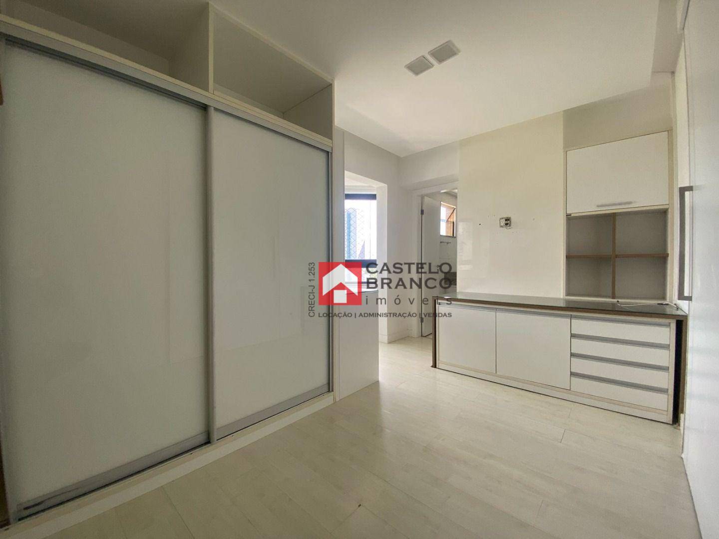 Apartamento à venda com 3 quartos, 130m² - Foto 13