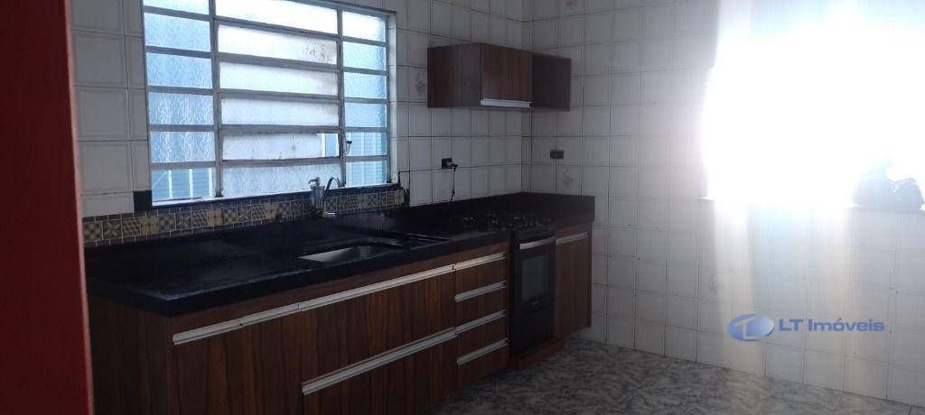 Casa à venda com 2 quartos, 185m² - Foto 1