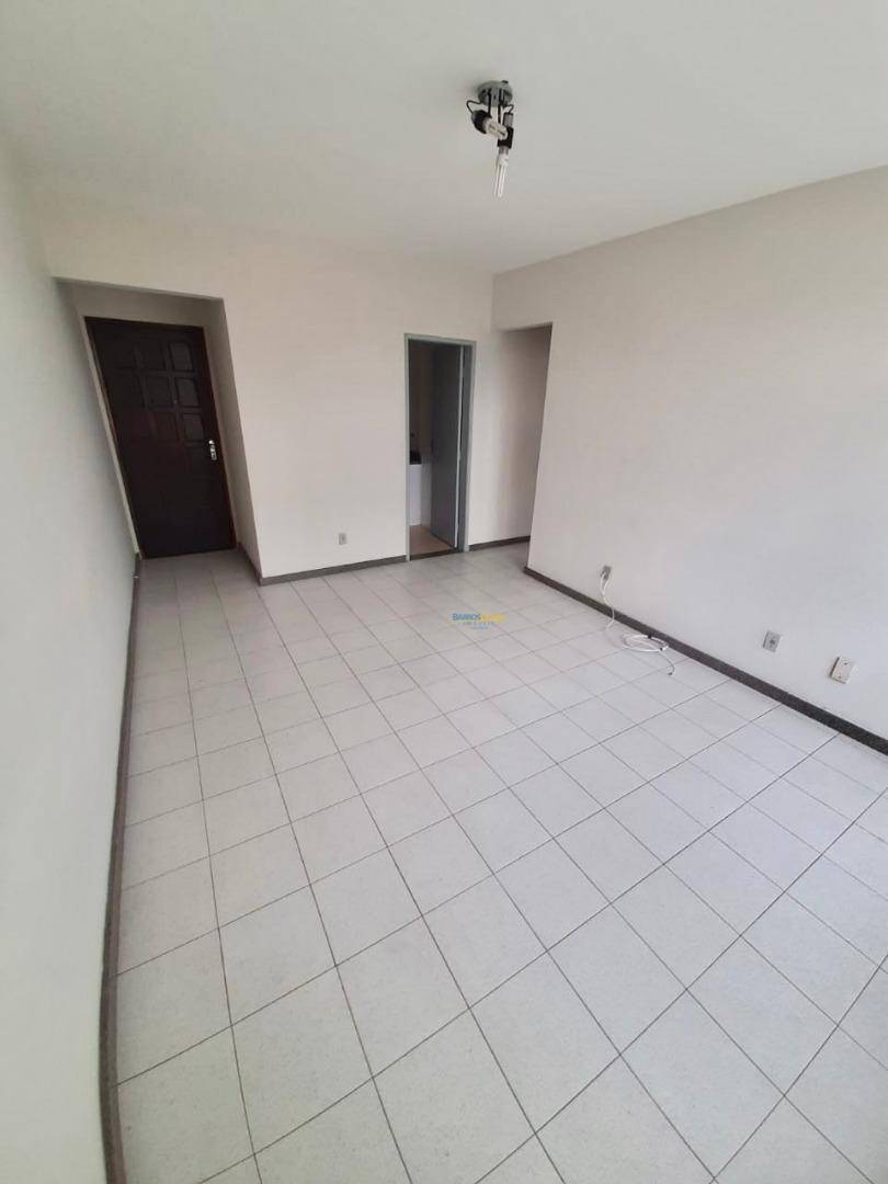 Apartamento à venda e aluguel com 2 quartos, 100m² - Foto 2