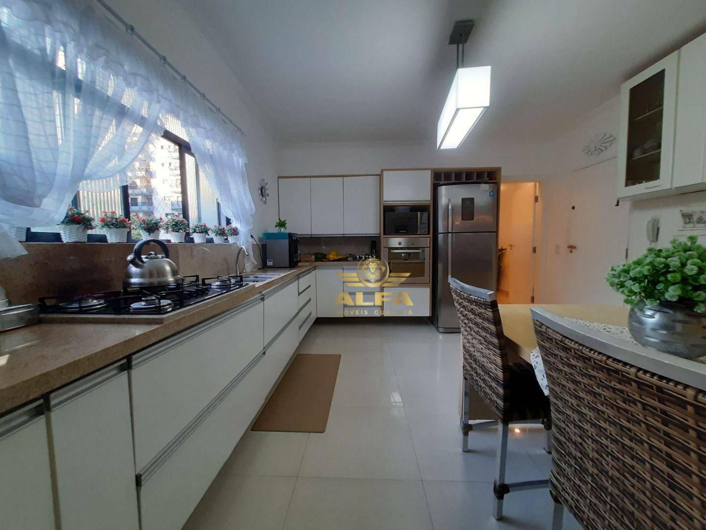 Apartamento à venda com 3 quartos, 176m² - Foto 17