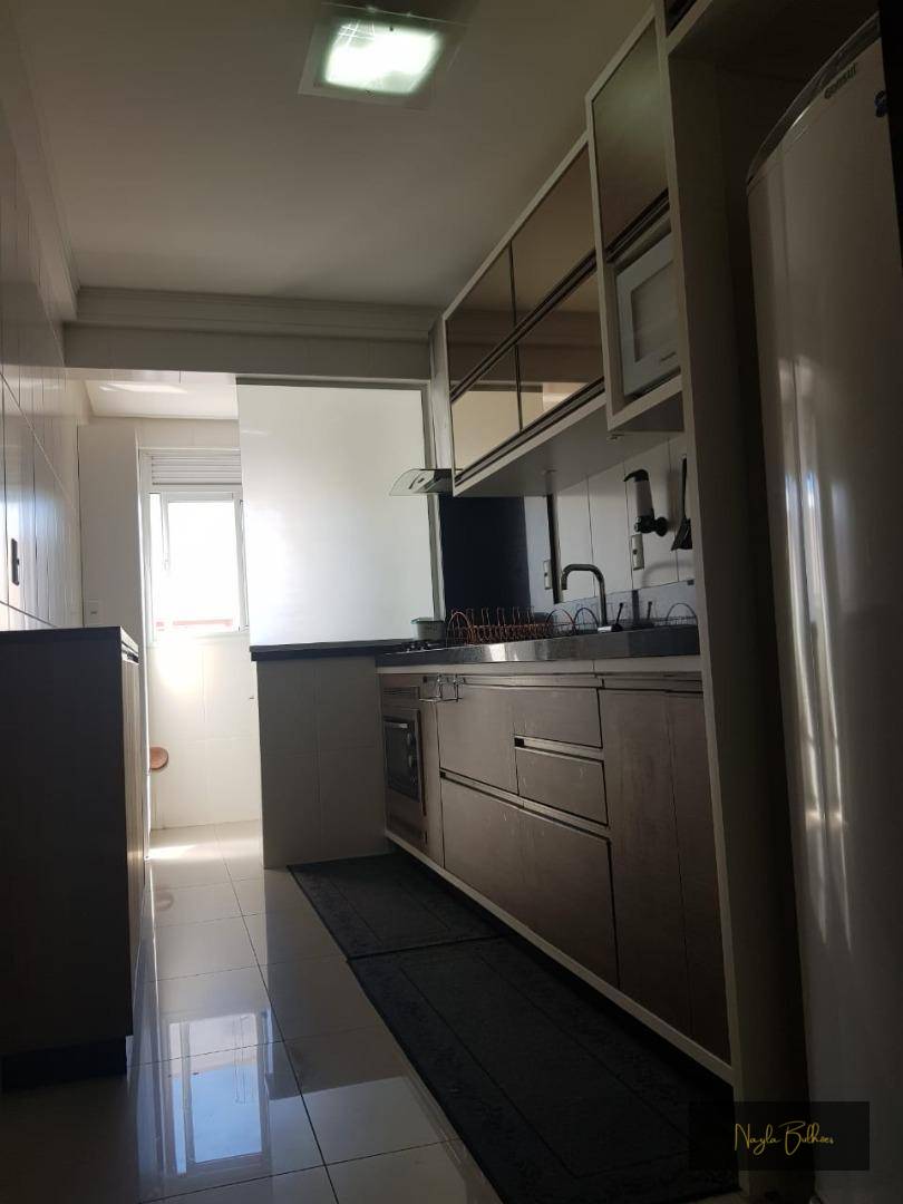 Apartamento à venda com 3 quartos, 82m² - Foto 1