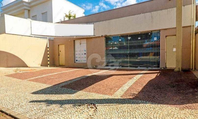 Casa à venda com 8 quartos, 252m² - Foto 2