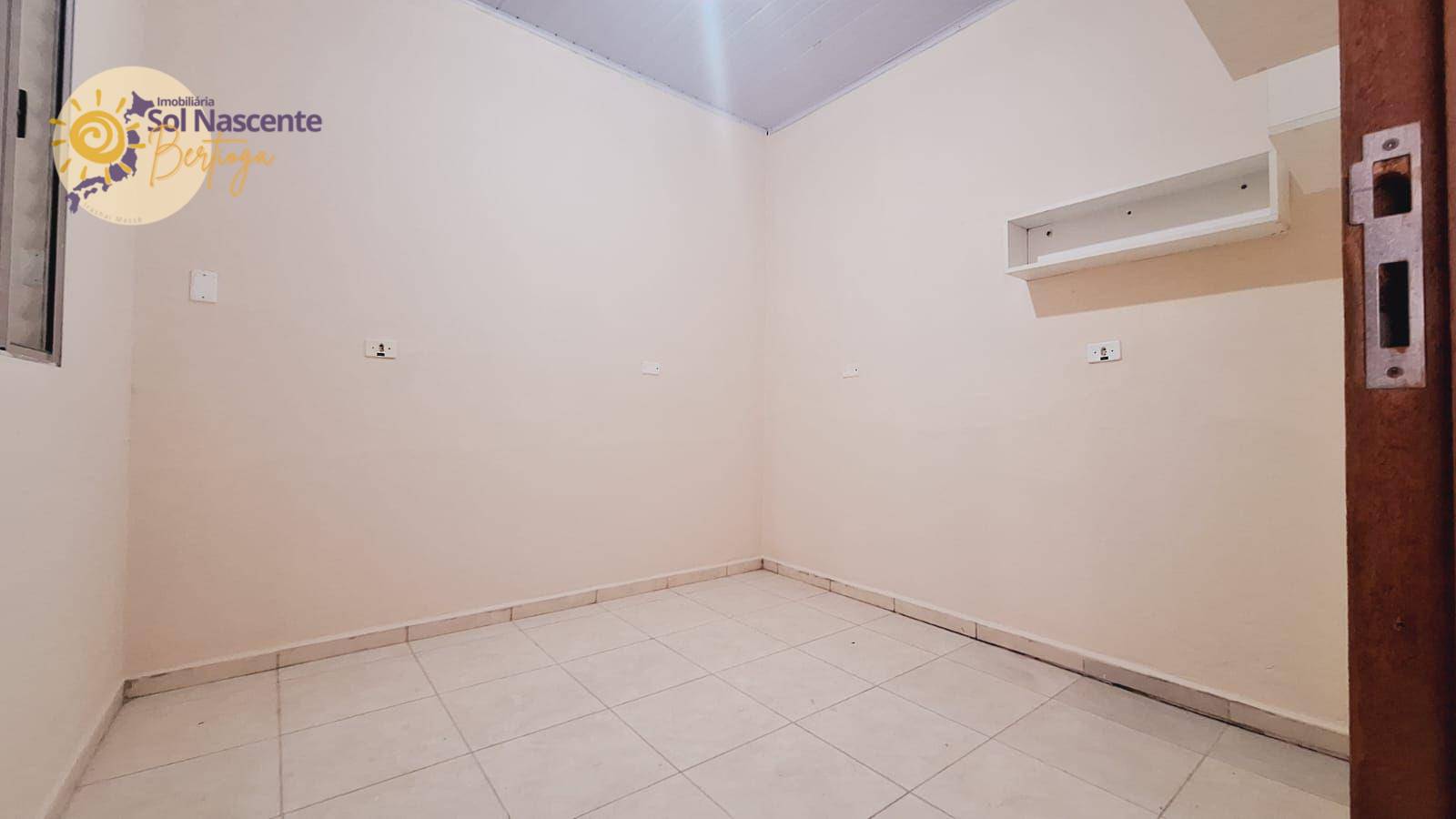 Casa para alugar com 2 quartos, 75m² - Foto 2