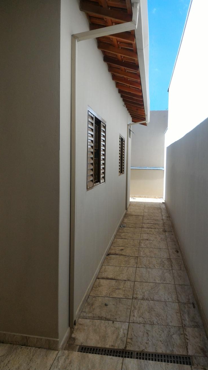 Casa à venda com 2 quartos, 65m² - Foto 4