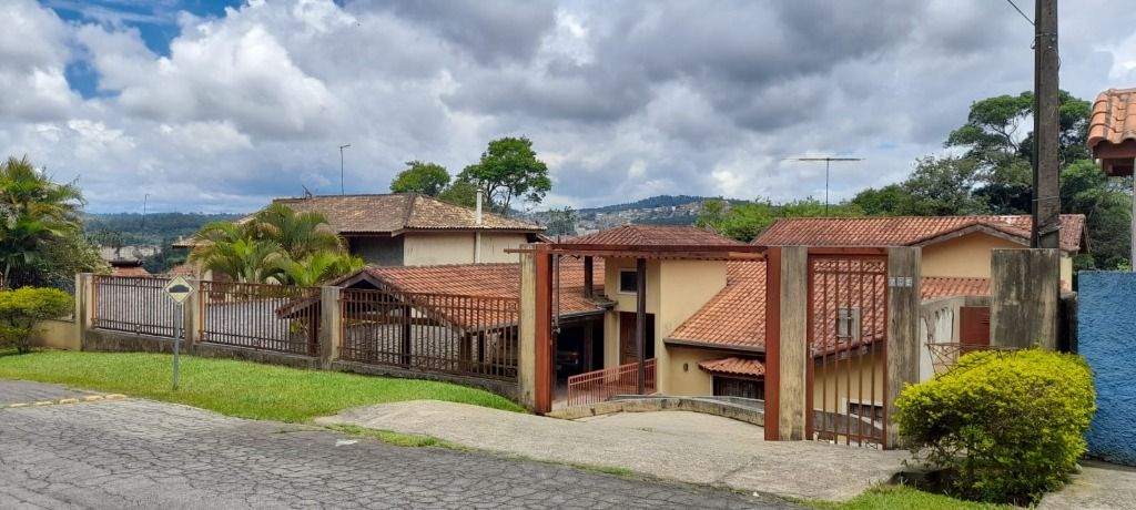 Chácara à venda com 4 quartos, 1420m² - Foto 1