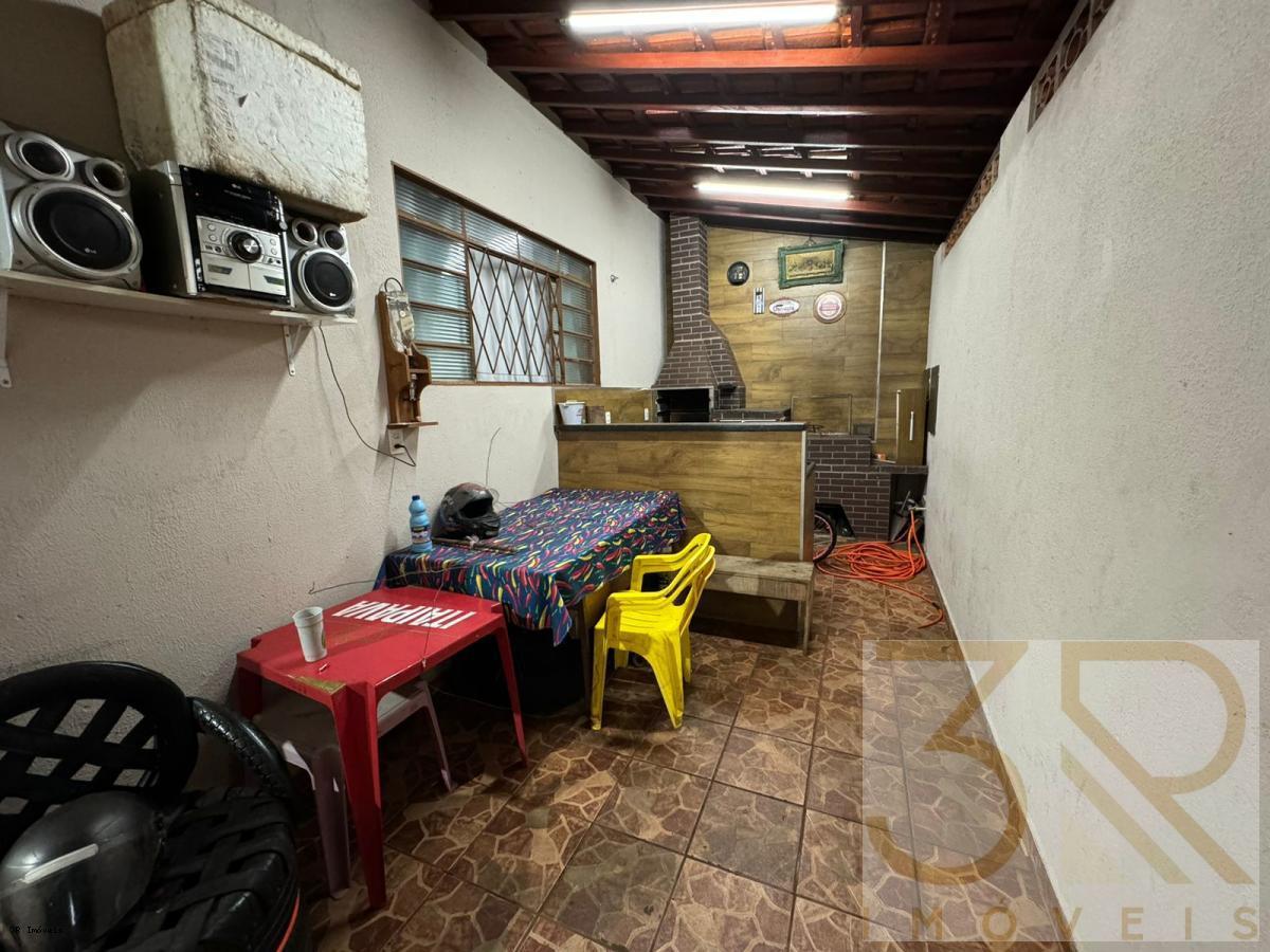 Casa à venda com 5 quartos, 200m² - Foto 21