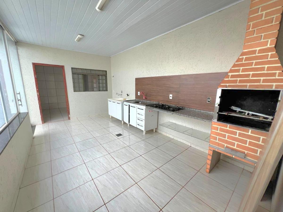 Casa à venda com 2 quartos, 250m² - Foto 5