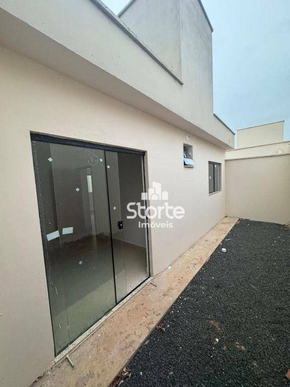 Casa à venda com 2 quartos, 53m² - Foto 2