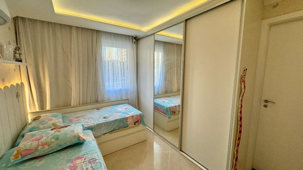 Apartamento à venda com 4 quartos, 186m² - Foto 7