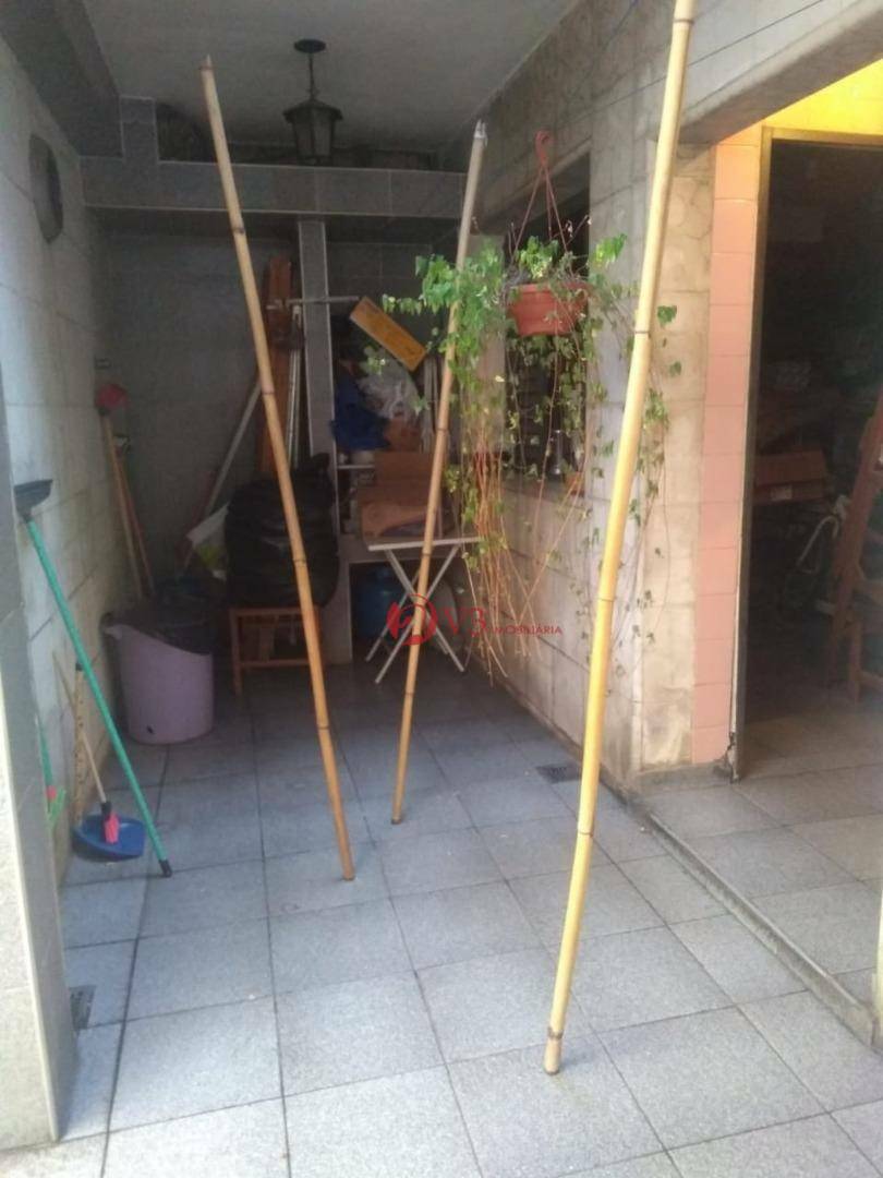 Sobrado à venda com 3 quartos, 220m² - Foto 17