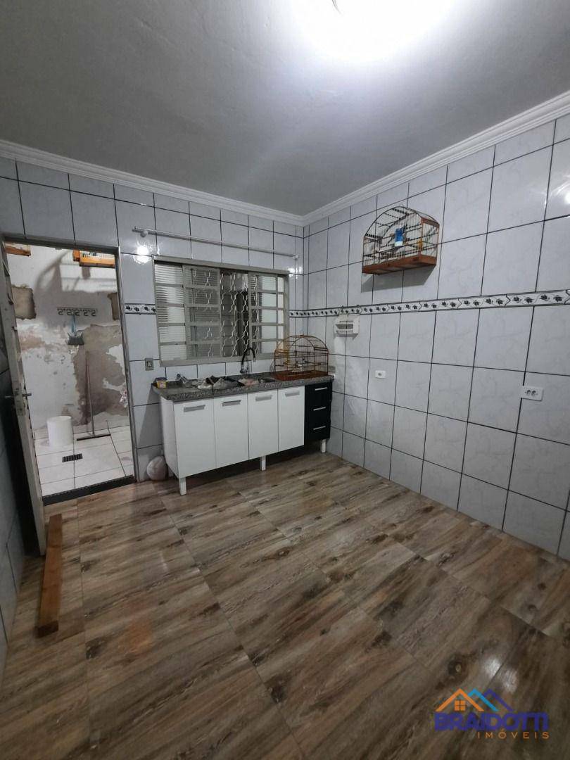 Casa à venda com 2 quartos, 90m² - Foto 1