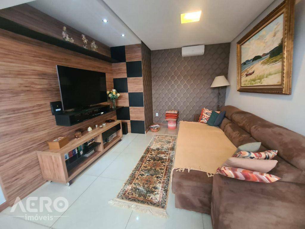 Casa de Condomínio à venda com 3 quartos, 226m² - Foto 35