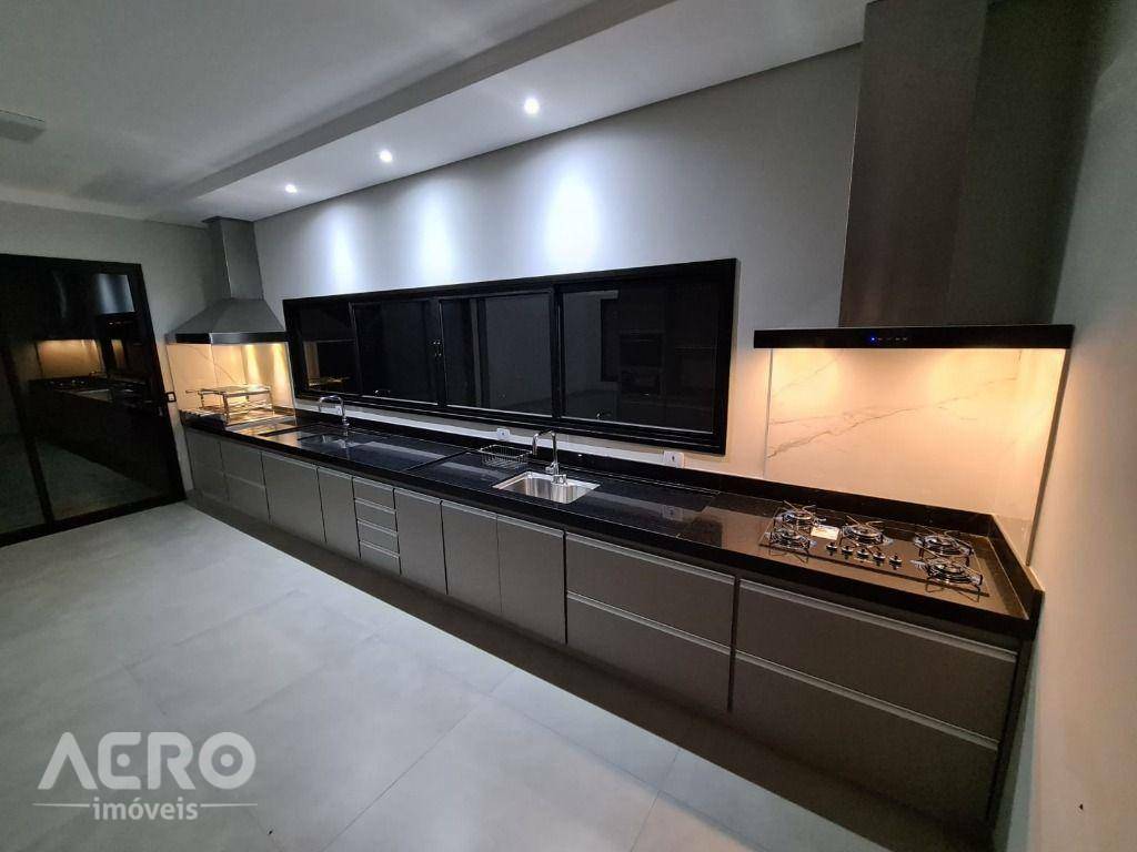 Casa de Condomínio à venda e aluguel com 3 quartos, 180m² - Foto 1