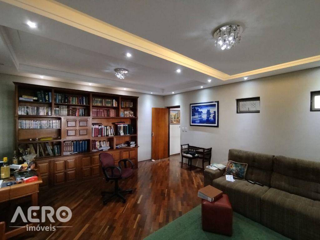 Casa, 3 quartos, 335 m² - Foto 3