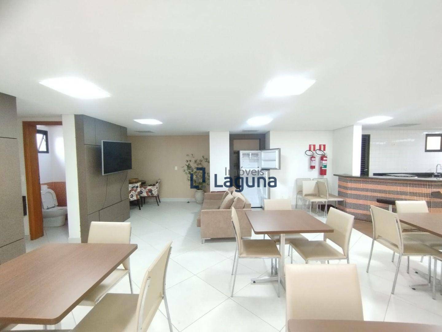 Apartamento para alugar com 3 quartos, 120m² - Foto 33