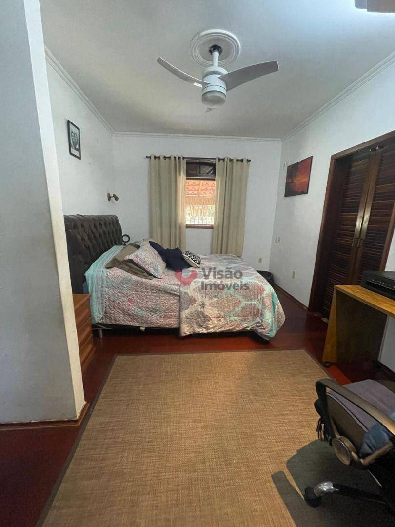 Casa, 3 quartos, 219 m² - Foto 3