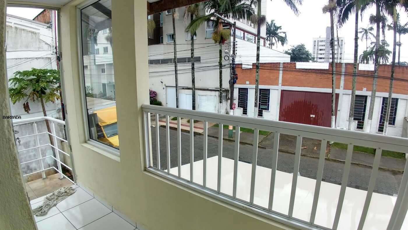 Casa para alugar com 2 quartos, 70m² - Foto 4