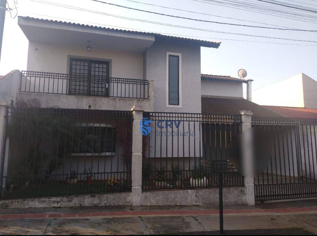 Sobrado à venda com 3 quartos, 239m² - Foto 1