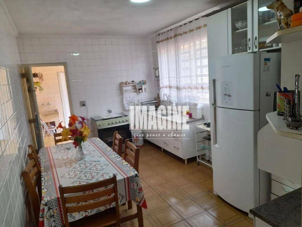 Casa à venda com 2 quartos, 124m² - Foto 11