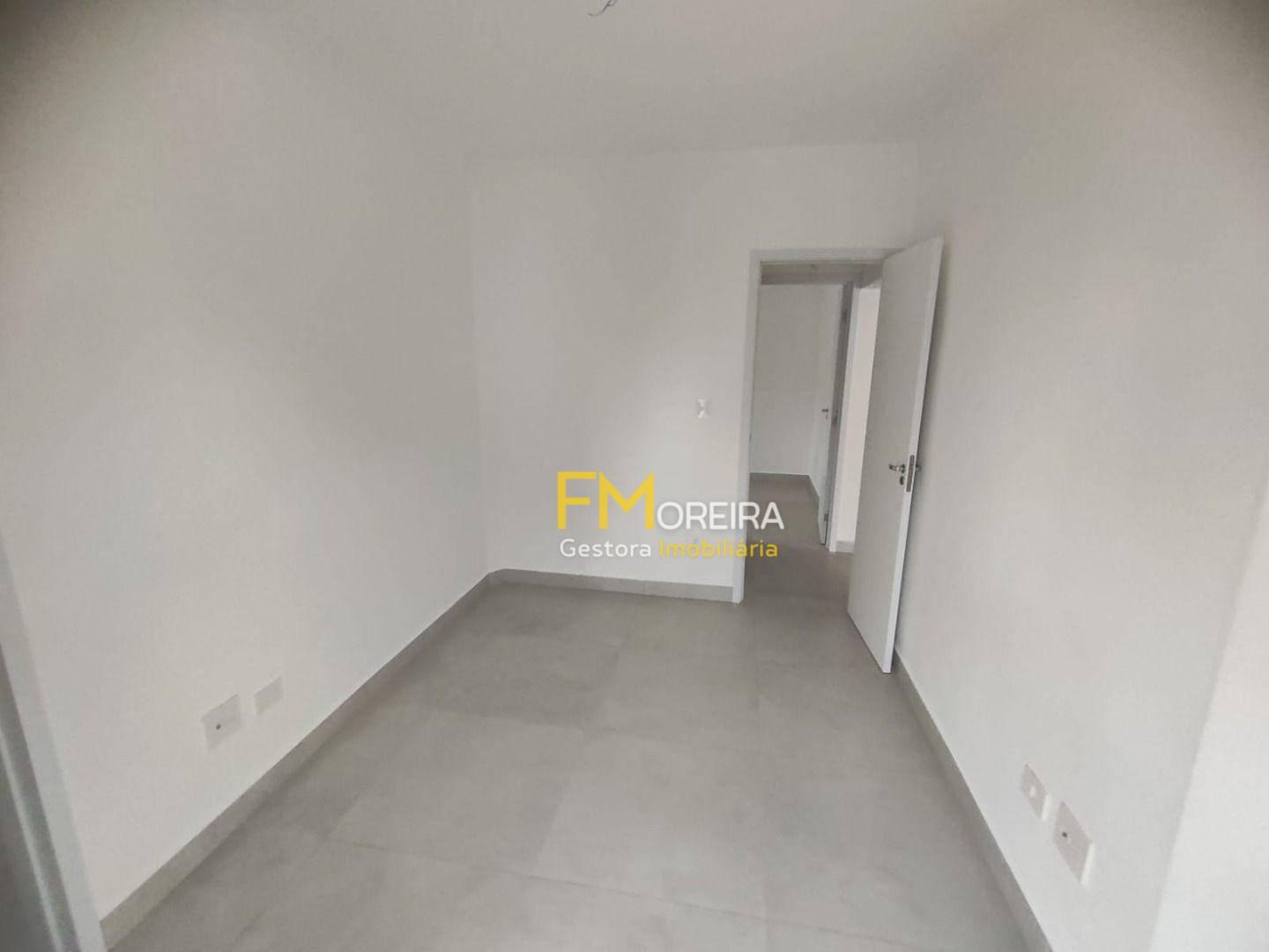 Apartamento à venda com 2 quartos, 76m² - Foto 2