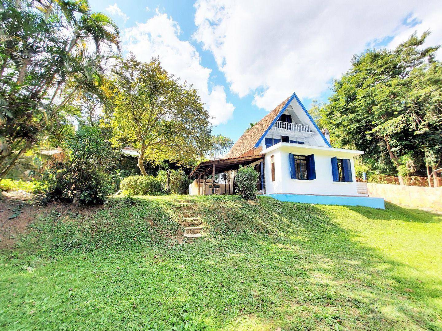 Casa de Condomínio à venda com 3 quartos, 300m² - Foto 2