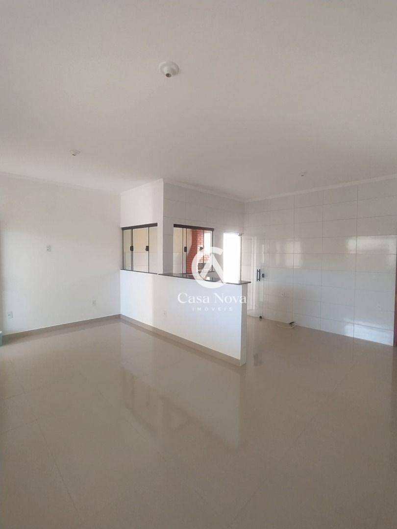 Casa à venda com 3 quartos, 120m² - Foto 3