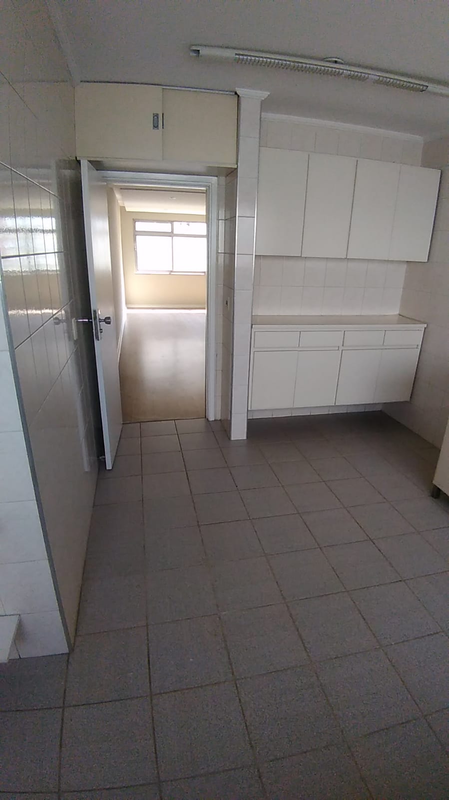 Apartamento à venda com 3 quartos, 113m² - Foto 3