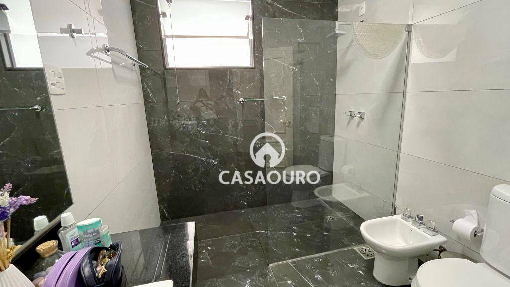 Casa à venda com 7 quartos, 400m² - Foto 15