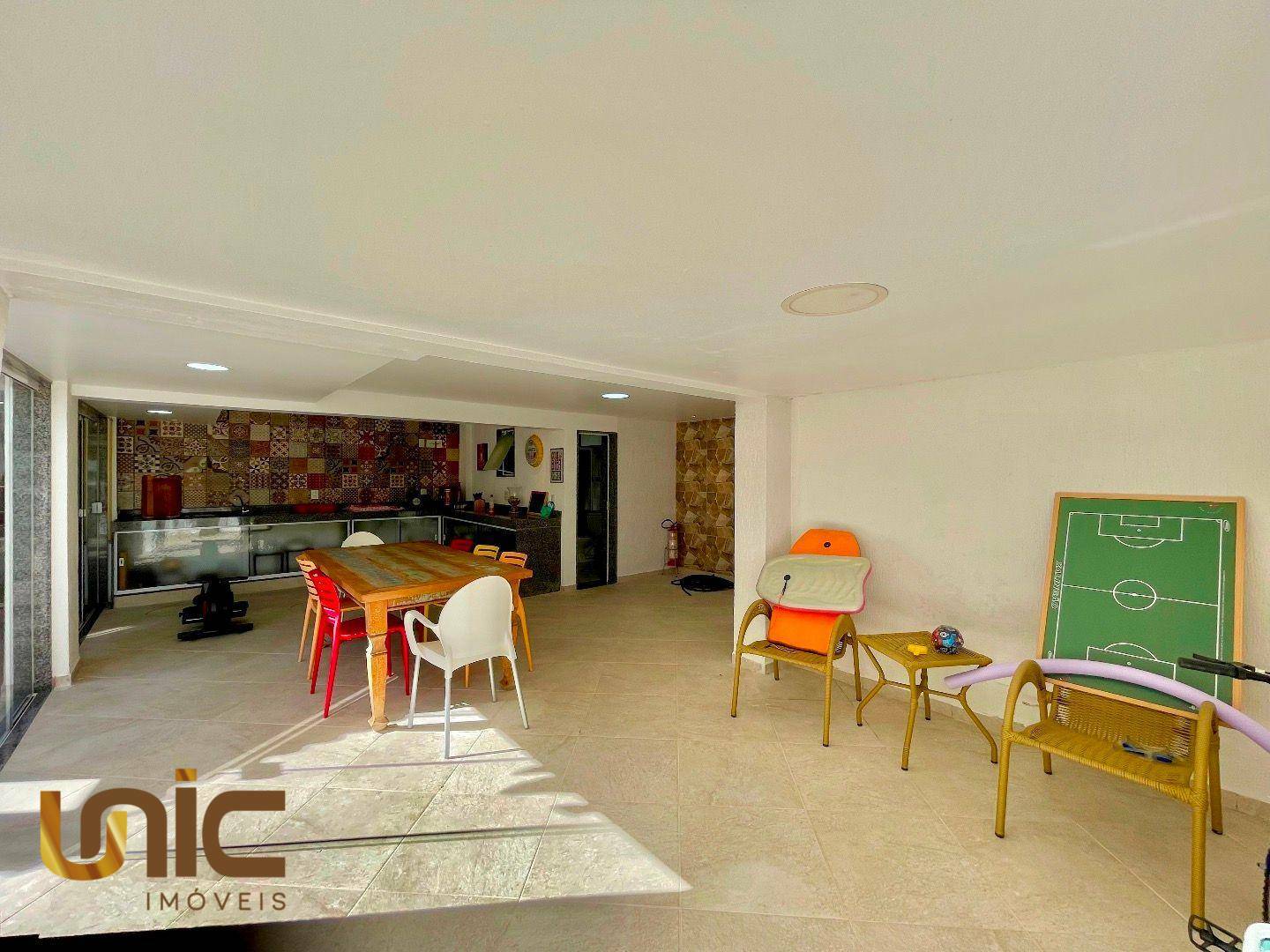 Casa de Condomínio à venda com 4 quartos, 258m² - Foto 34