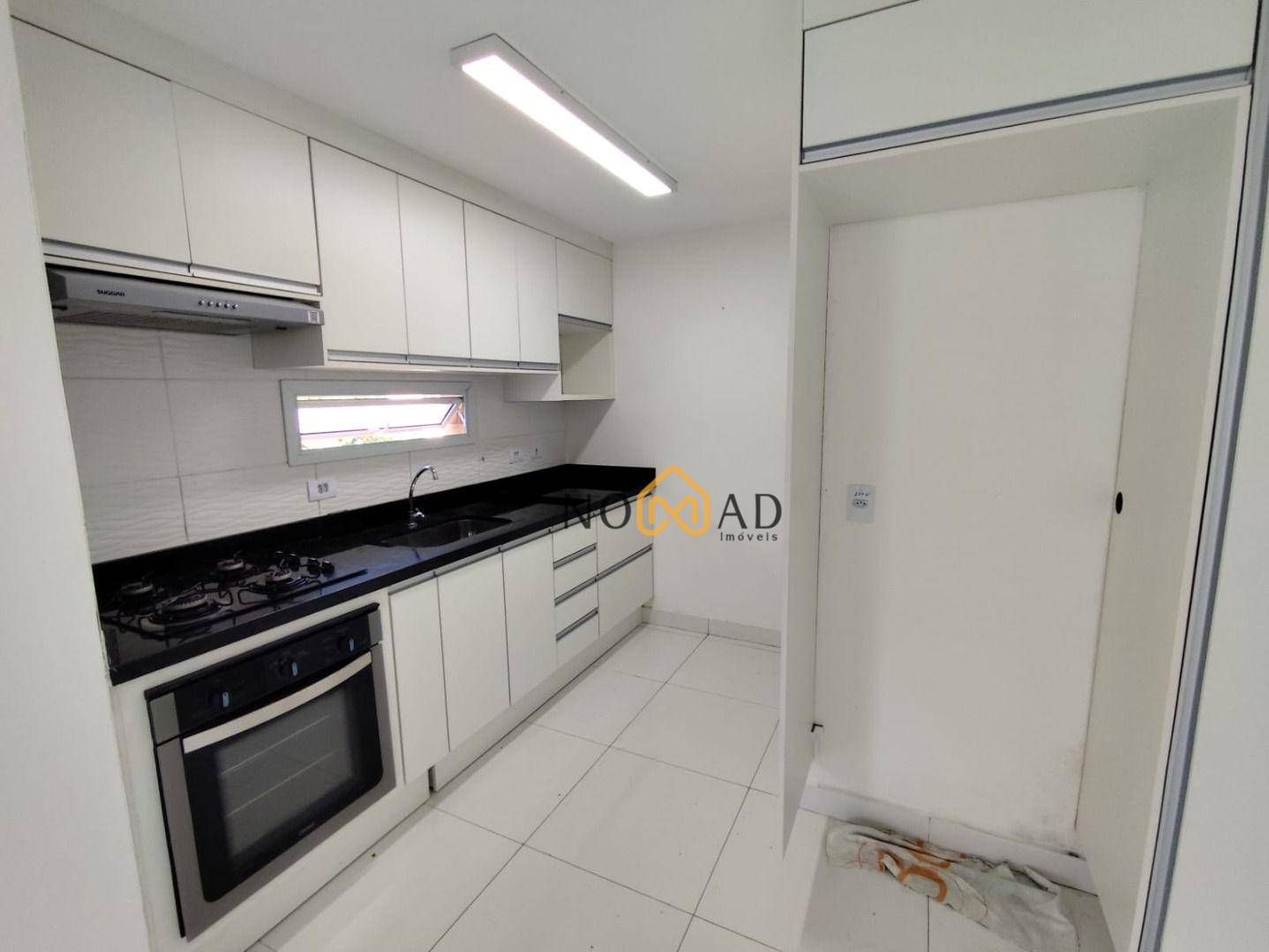 Apartamento para alugar com 2 quartos, 75m² - Foto 22