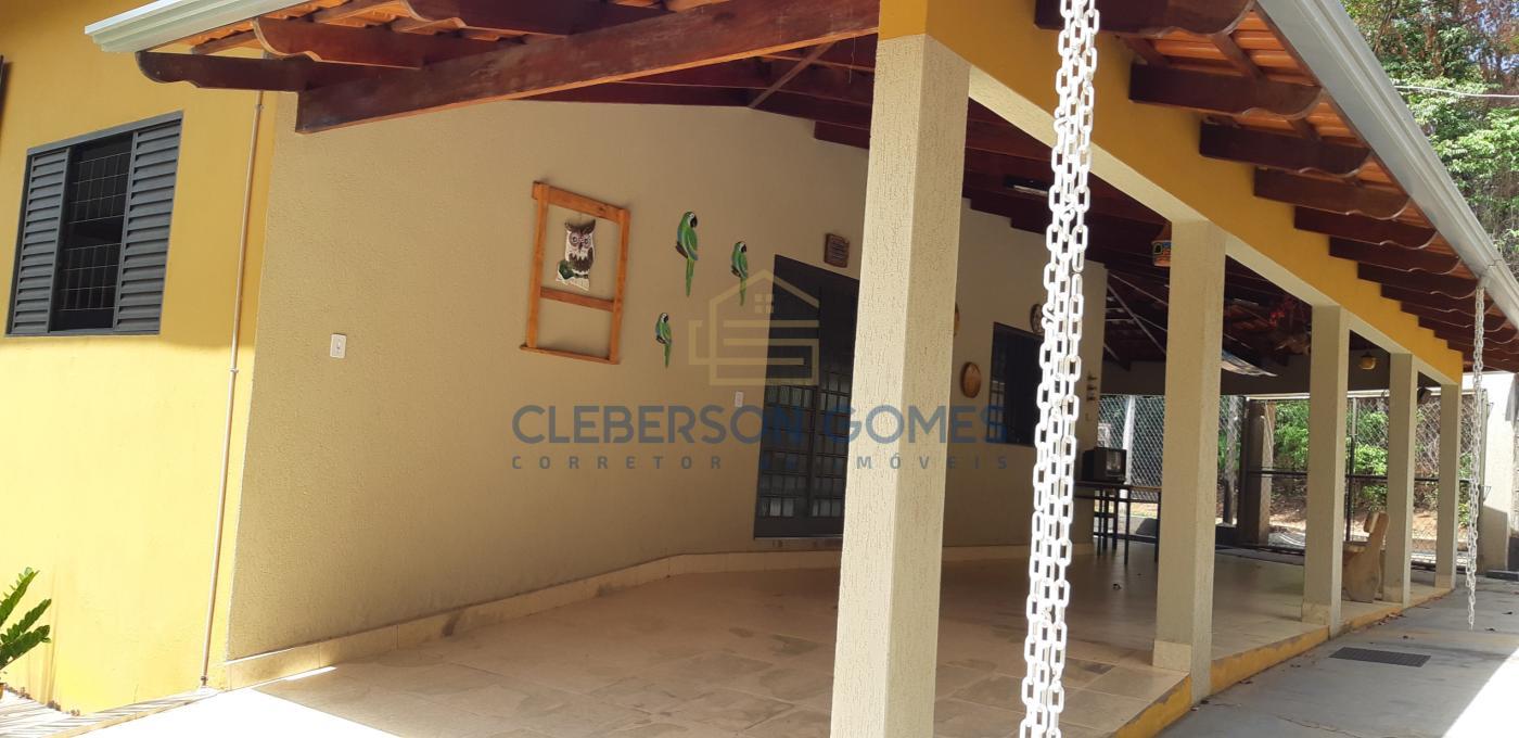 Fazenda à venda com 3 quartos, 1200m² - Foto 1